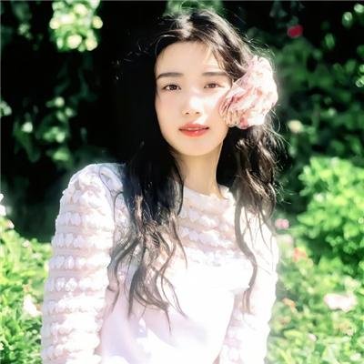 在巨大的洋葱之下